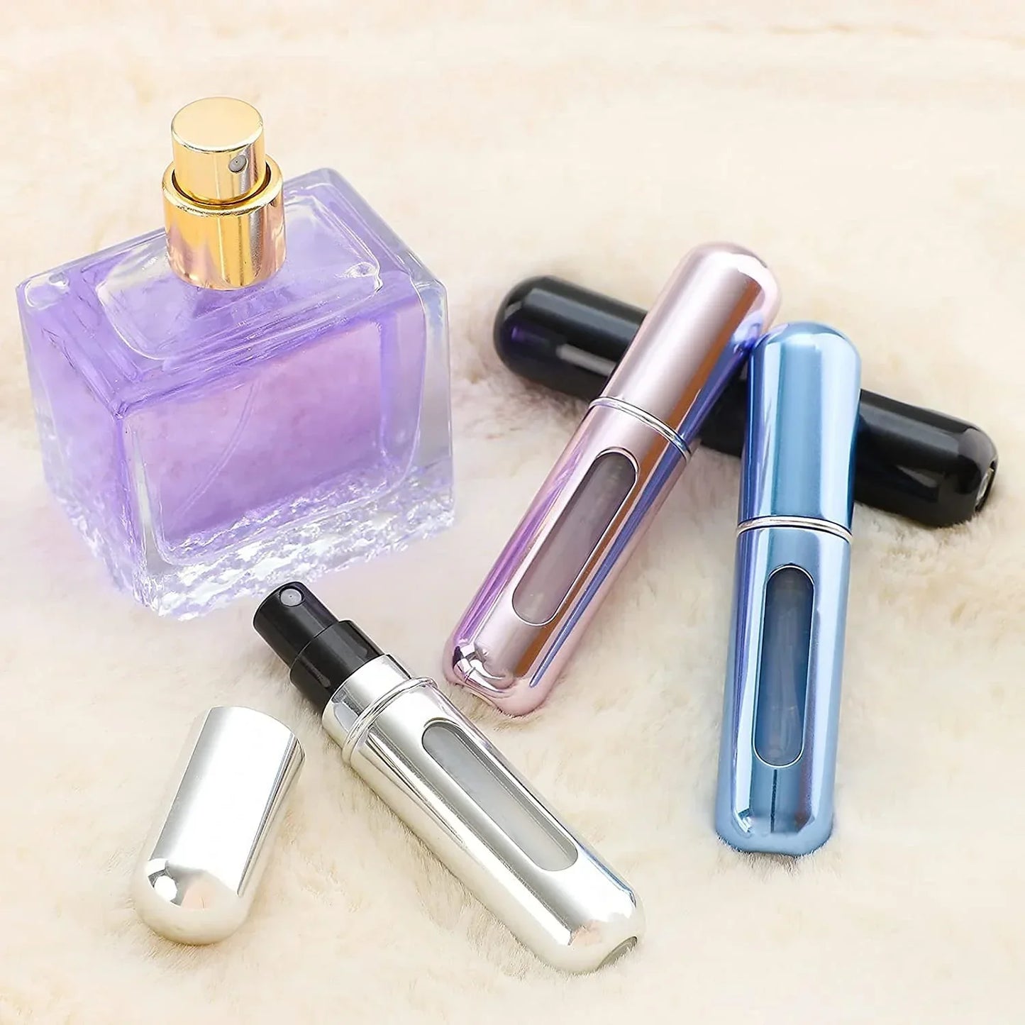 Atomizer z perfumami podróżnymi